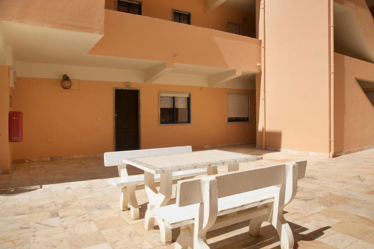 Sao Bernardino Beach House Atouguia Da Baleia Eksteriør billede